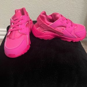 Toddler girl Nike Huarache size 10c